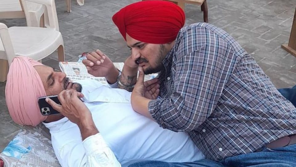 Sidhu Moosewala parents on foreign trip
