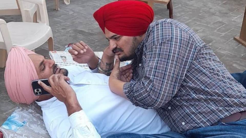 Sidhu Moosewala father gave warning to leave country if justice is not served in death of his son