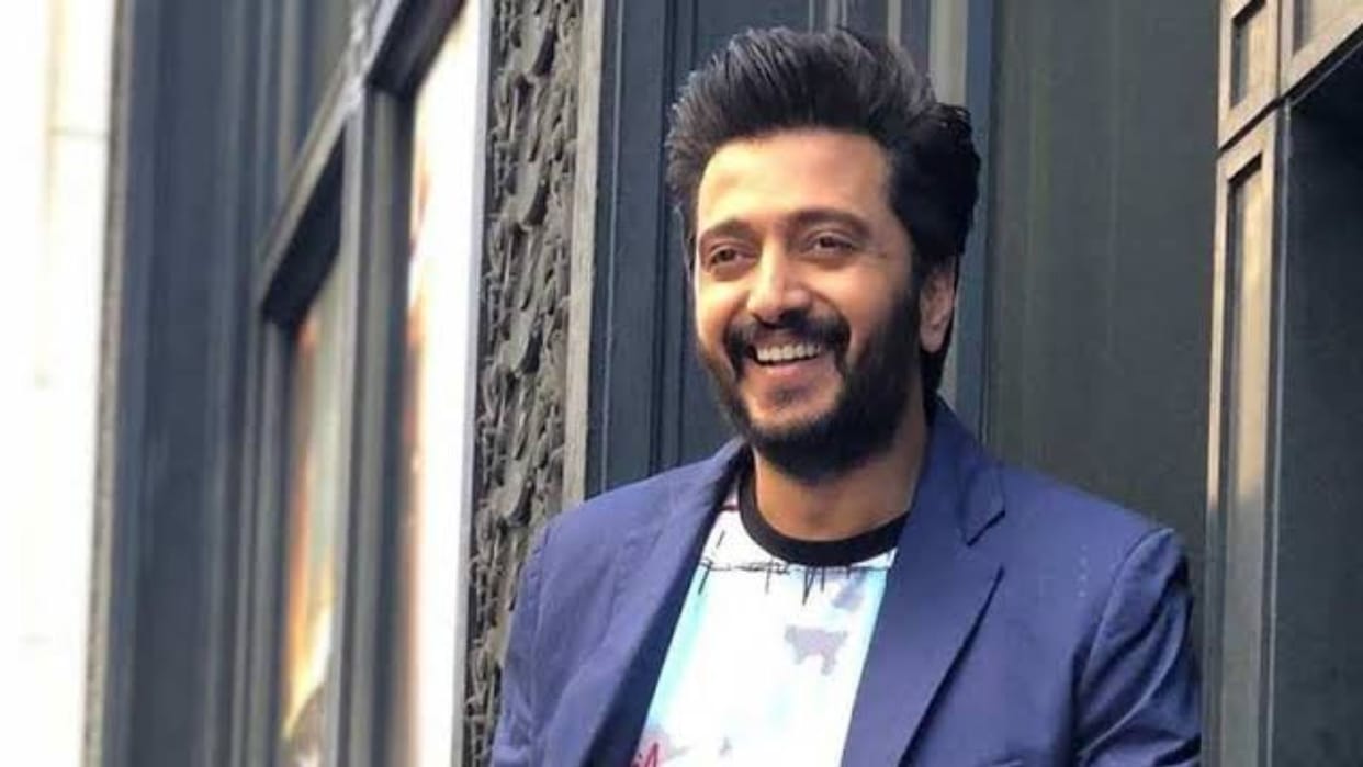 riteish deshmukh says he is only actor to do 4-5 adult comedy movies but not ashamed