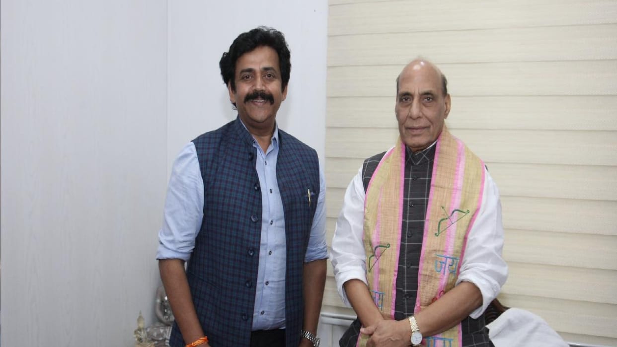 Ravi Kishan met Rajnath made a demand for expansion of airport