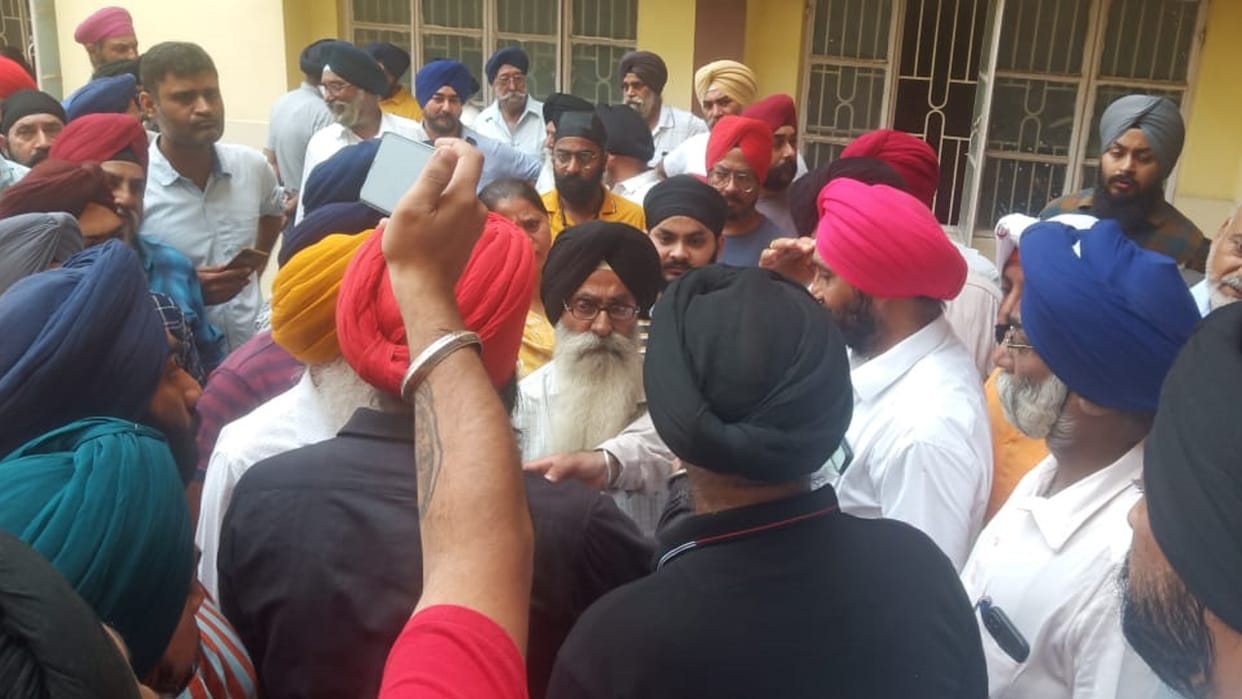 Bareilly: Ban on wearing turban, kirpan in St. Francis School, outrage in Sikh society