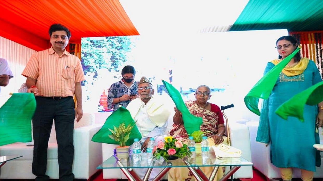 Railways honors freedom fighters on the occasion of Azadi Ka Amrit Mahotsav