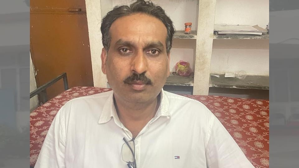 Ujjain: Patwari arrested for taking bribe of 12 thousand, bribe was sought for land conversion and Napati