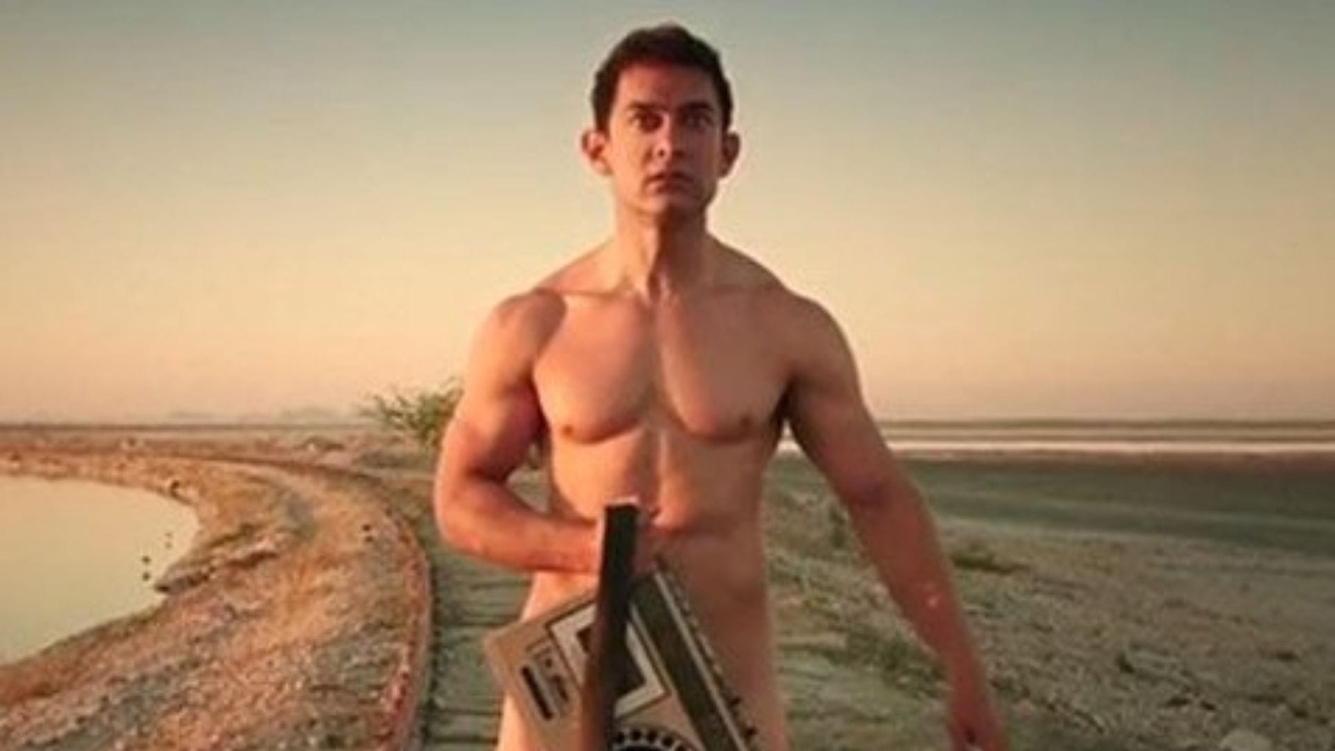 not ranveer singh but pooja bedi aamir khan and others also went without wearing clothes in front of camera