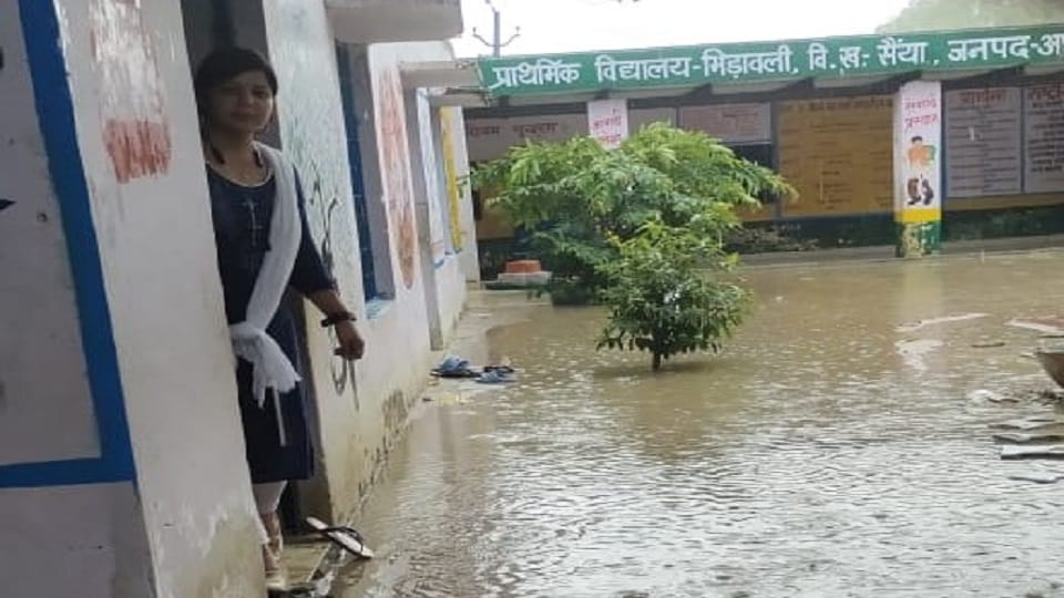 UP Government schools in district flooded Due to the rain in agra