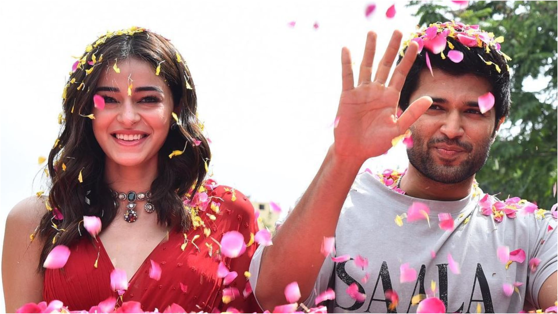 ananya panday red saree with bikini blouse look extremely beautiful for liger trailer launch