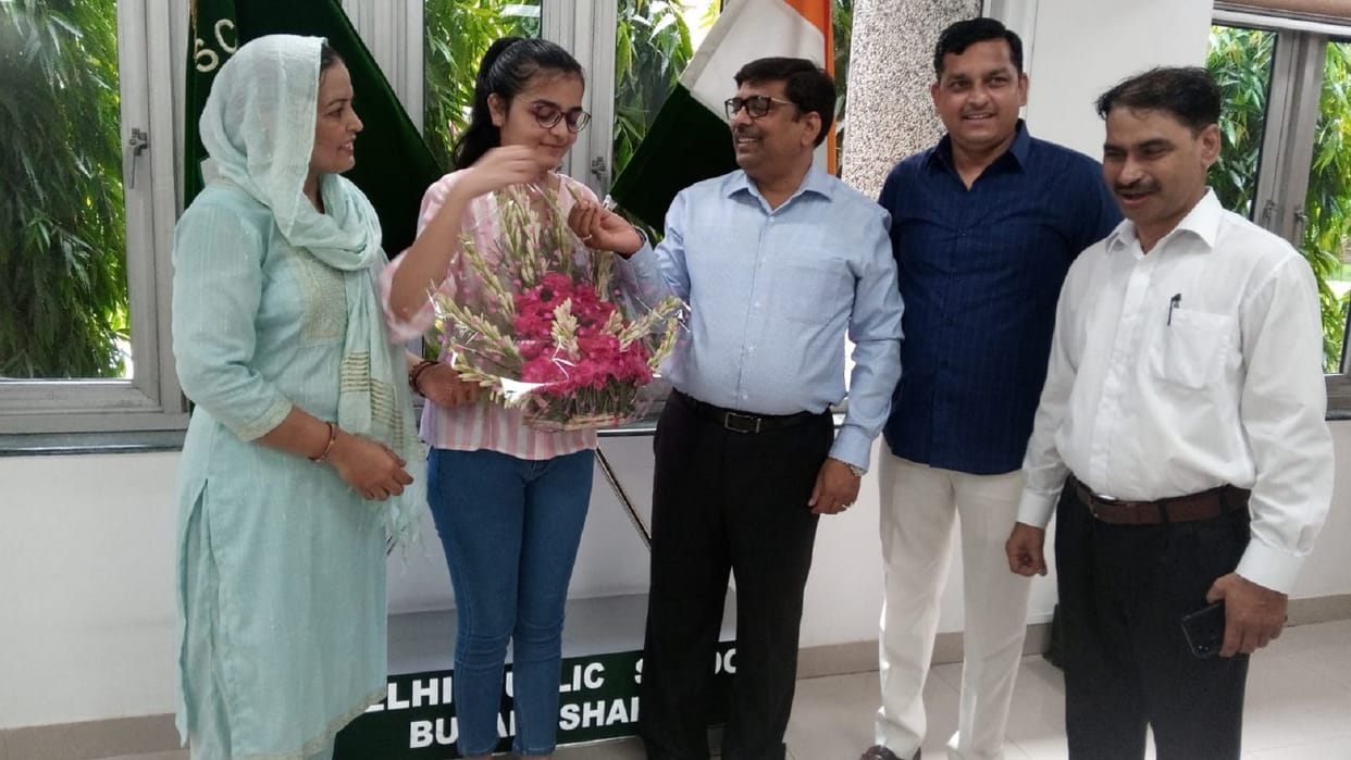 CBSE Result 2022 Live Delhi Public School DPS topper Tanya Singh in Bulandshahr
