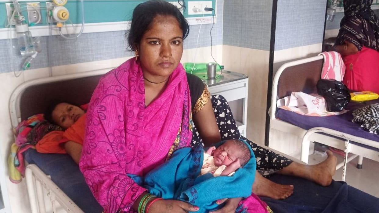 Woman gave birth to a child on the stairs in the civil hospital in Kurukshetra of Haryana