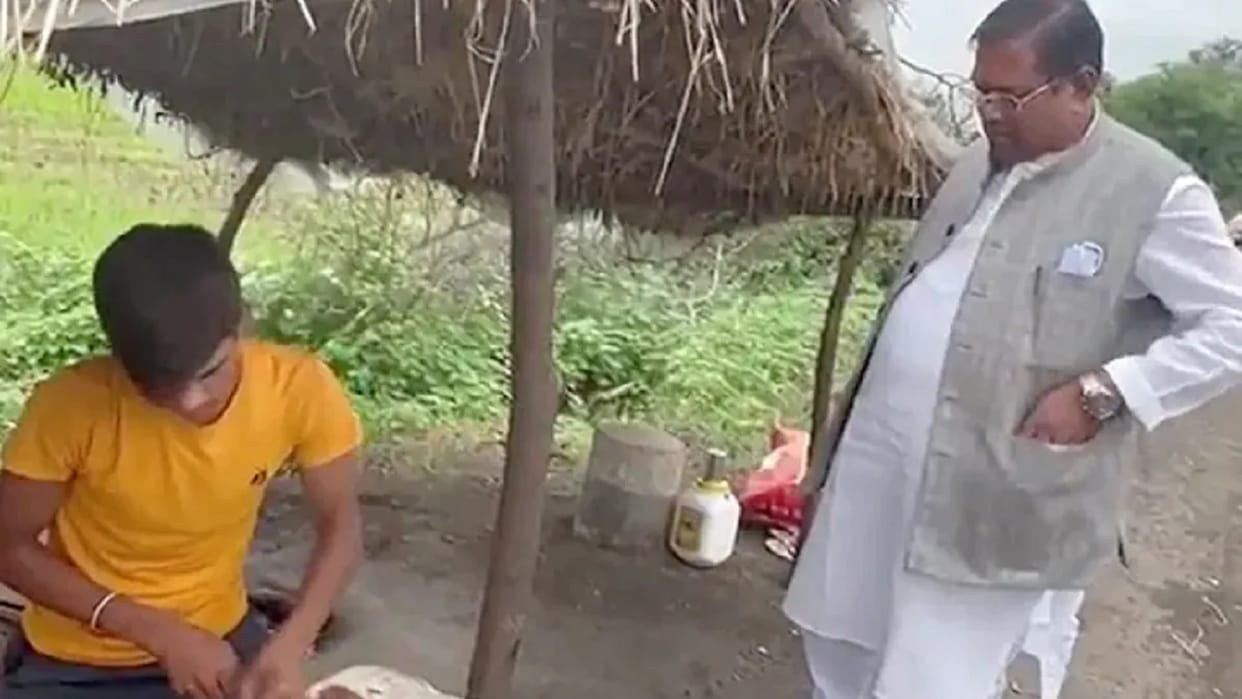 MP News: BJP MP and Union Minister Faggan Singh Kulaste was shocked to hear the cost of one corn
