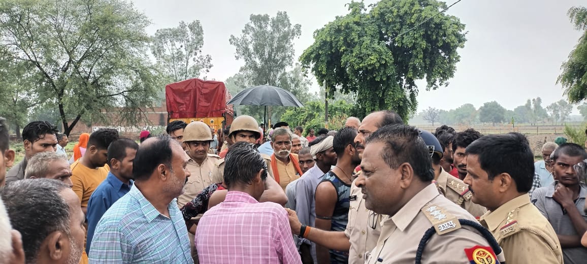 Student dies after being crushed by a truck in Unnao, relatives jammed, police sent body for post-mortem