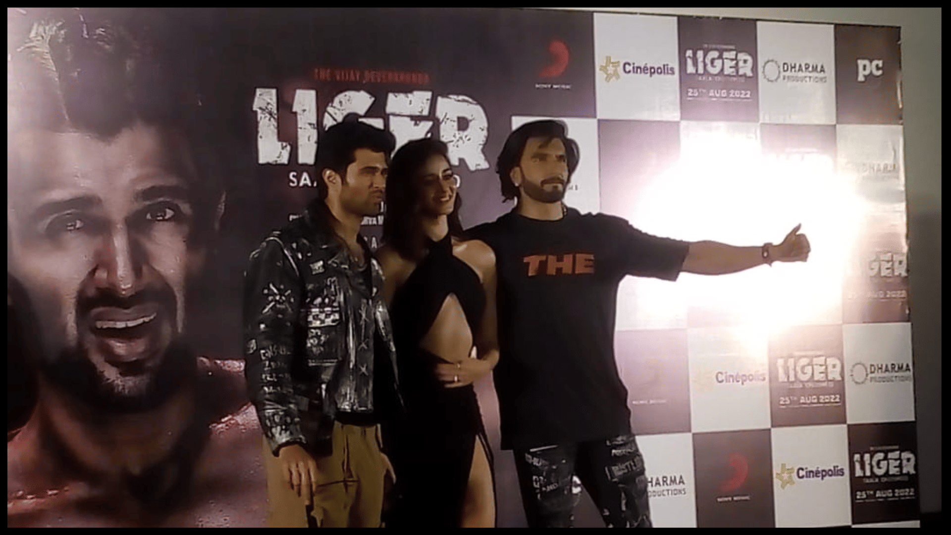 Liger Trailer Launch: Vijay Deverakonda wears chappals at Film event Ranveer Singh trolls him for it