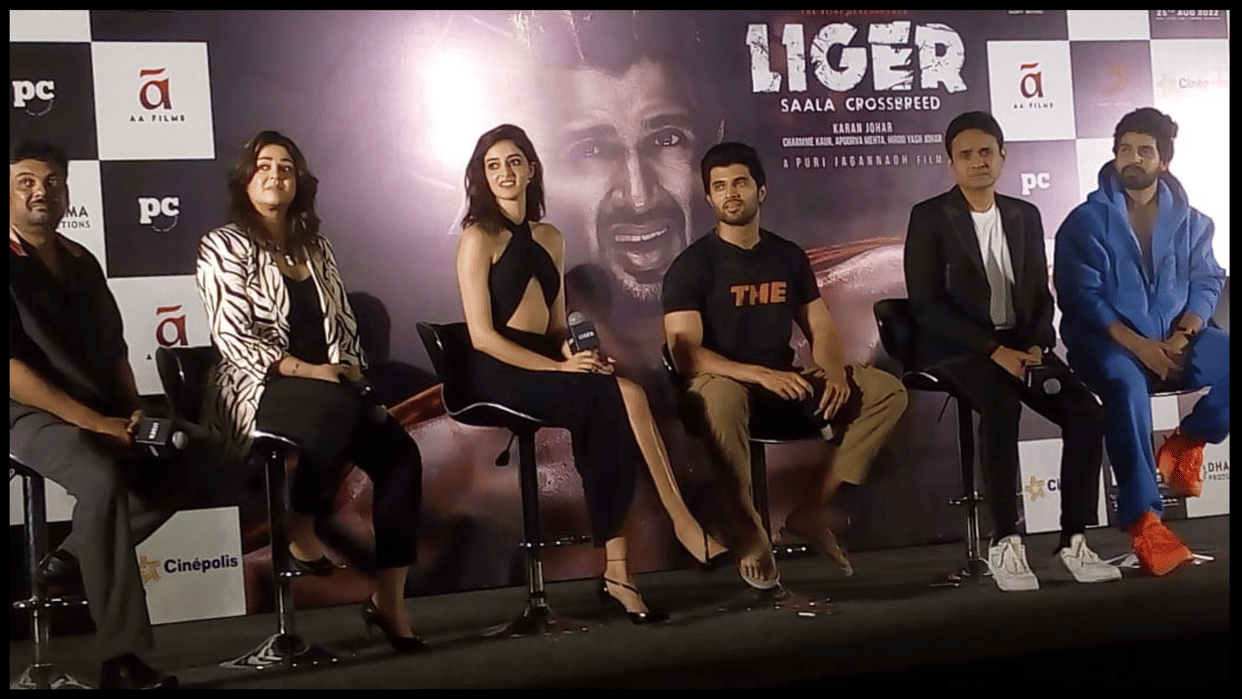 Liger Trailer Launch: Vijay Deverakonda wears chappals at Film event Ranveer Singh trolls him for it
