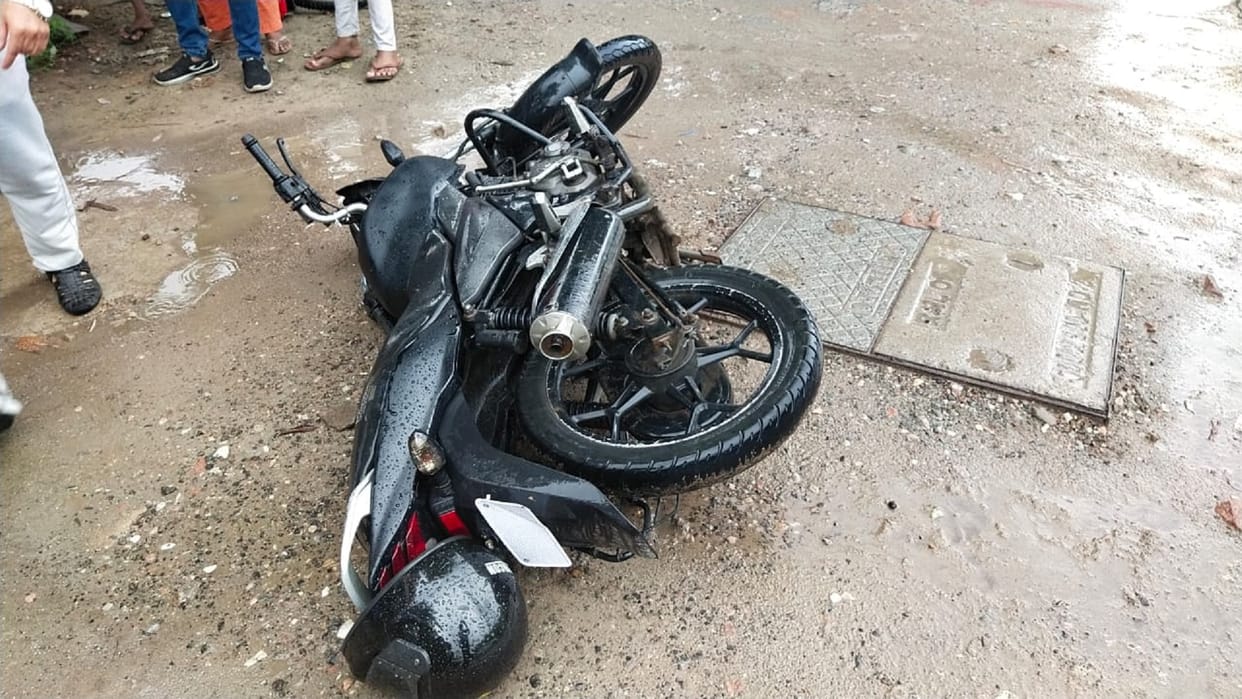 armed robbers tried to loot jewellery store at Indirapuram Ghaziabad