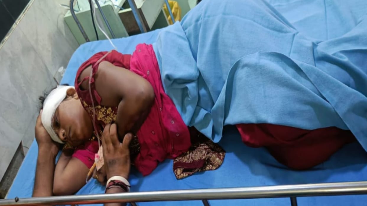 A woman injured in car accident in Meerut and sent to delhi for treatment