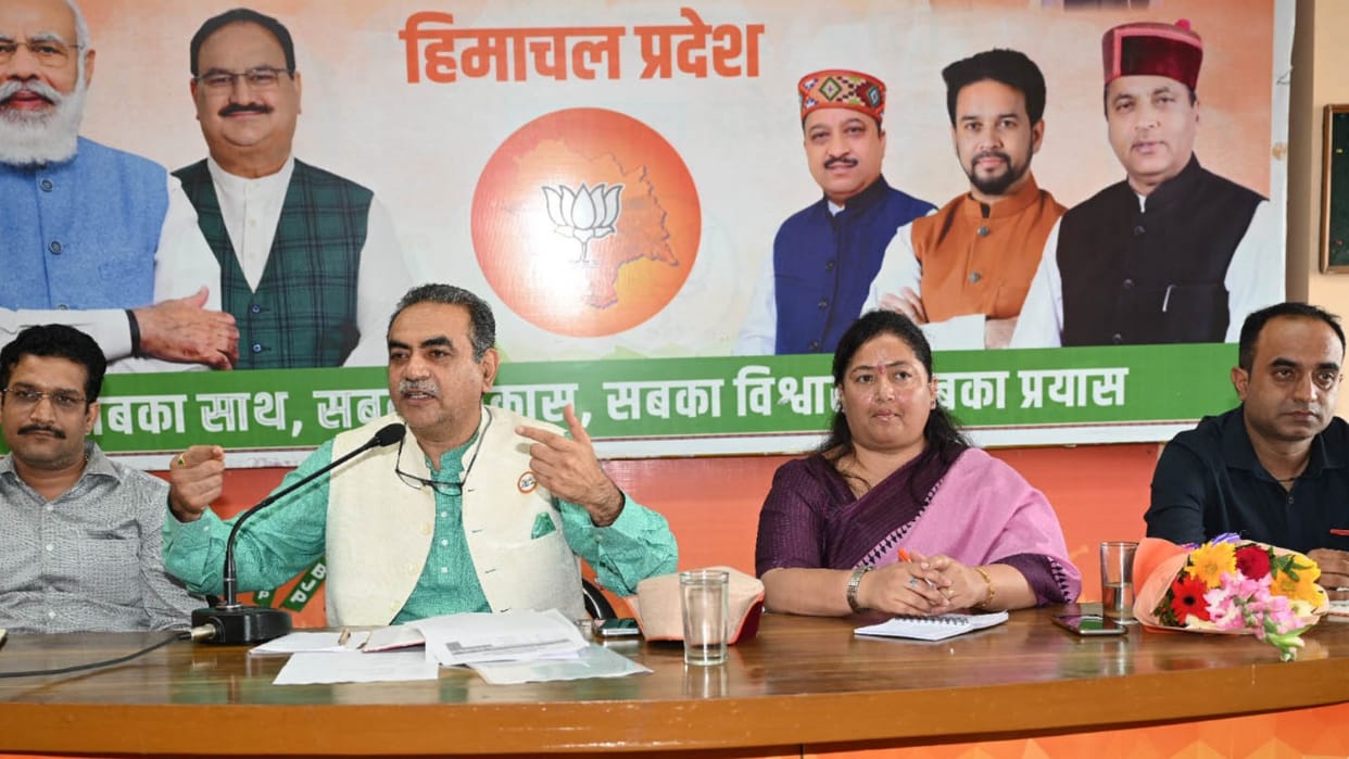 himachal bjp make whatsapp group at seven thousand booths