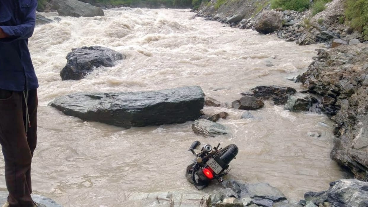 delhi tourist dead body found in beas river in himachal pradesh