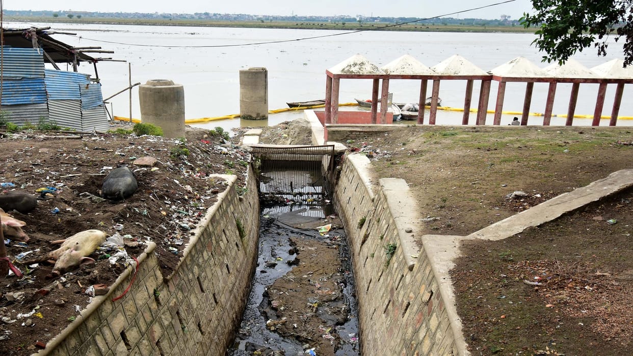 resolve of Namami Gange submerged in the confluence, 34 drains flowing in the Ganges even after