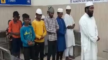 prayagraj railway junction 21 minor boys found in Mahananda express suspense of human trafficking