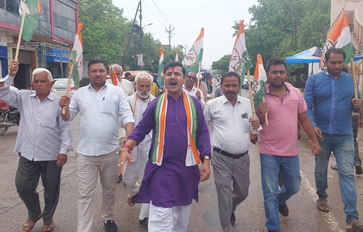 Hathras: Congress marches in protest against ED's questioning of Sonia