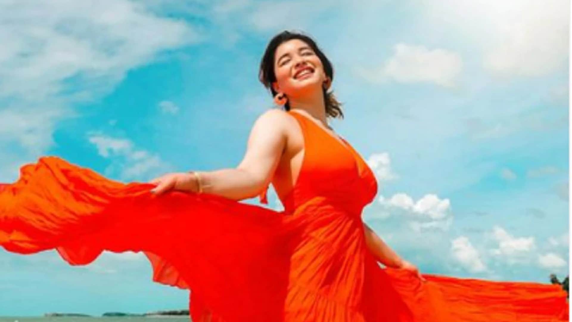 Sara Tendulkar and Arjun Tendulkar Recreating The Iconic Munna Bhai-Circuit Pose Photos Viral on Social Media