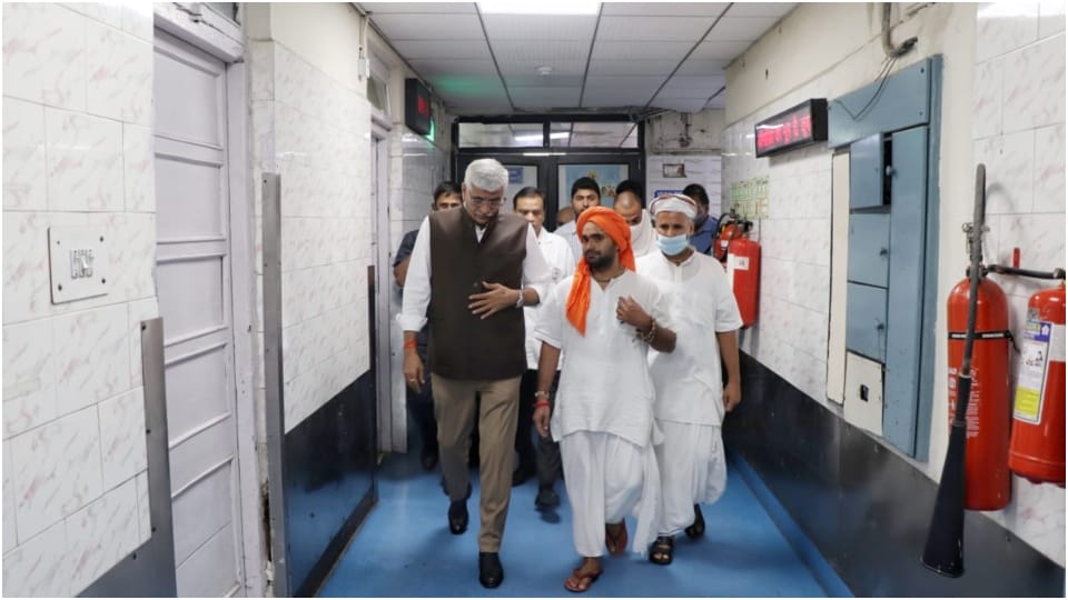 Shekhawat met Sant Vijay Das admitted in Delhi Hospital Illegal Mining Bharatpur