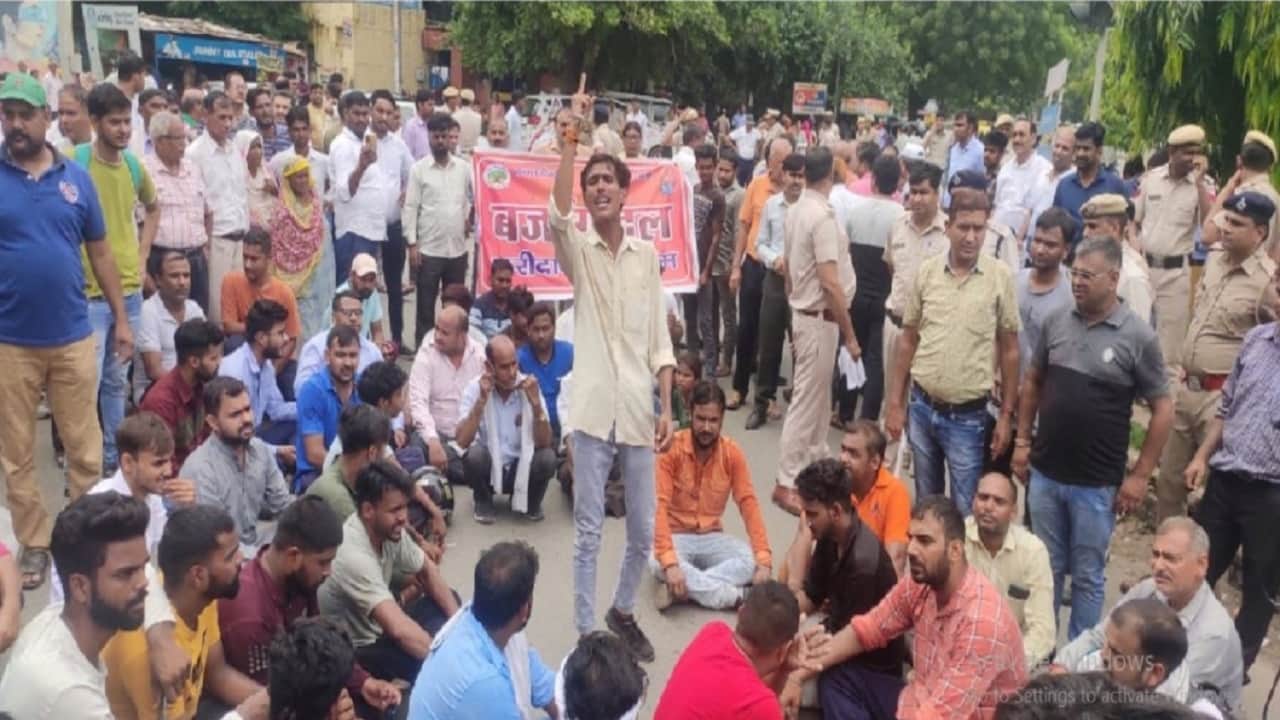 wife along with lover killed her husband by slitting his throat in Faridabad s Nangla Enclave