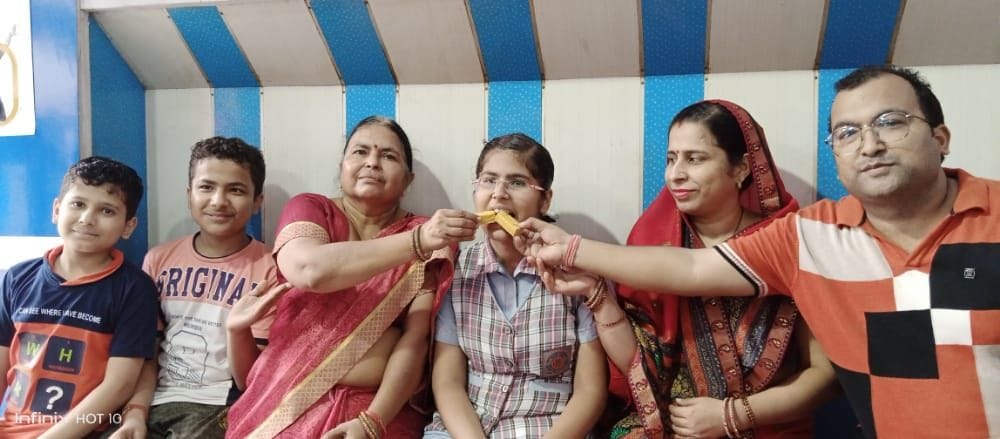 Hathras: Pragya and Anshika of Sadabad top the district