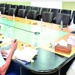 जम्मू कश्मीर प्रशासनिक परिषद की बैठक लेते एलजी मनोज सिन्हा