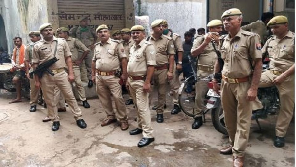Inside story of 40 lakh robbery in courier company incident happened in 12 minutes