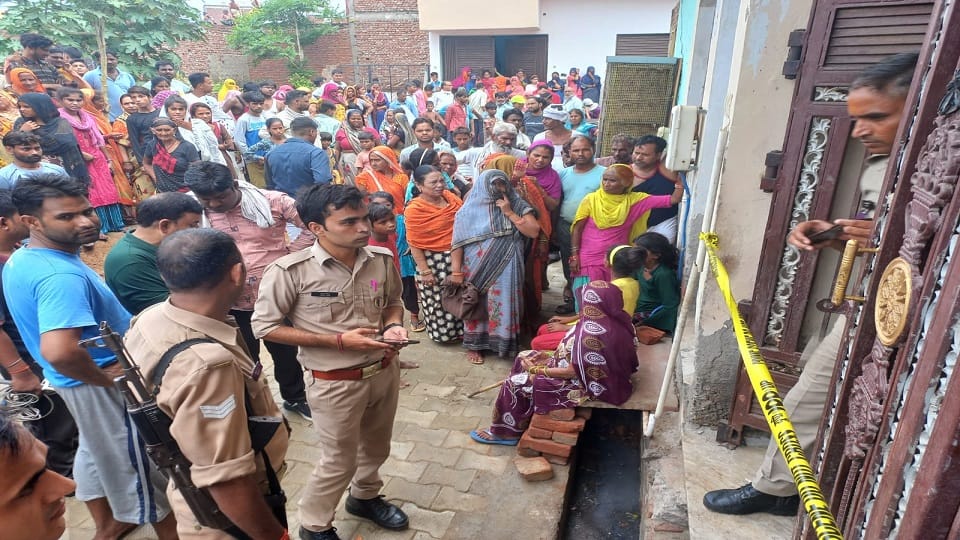 Young man murdered by slitting his throat agra crime news