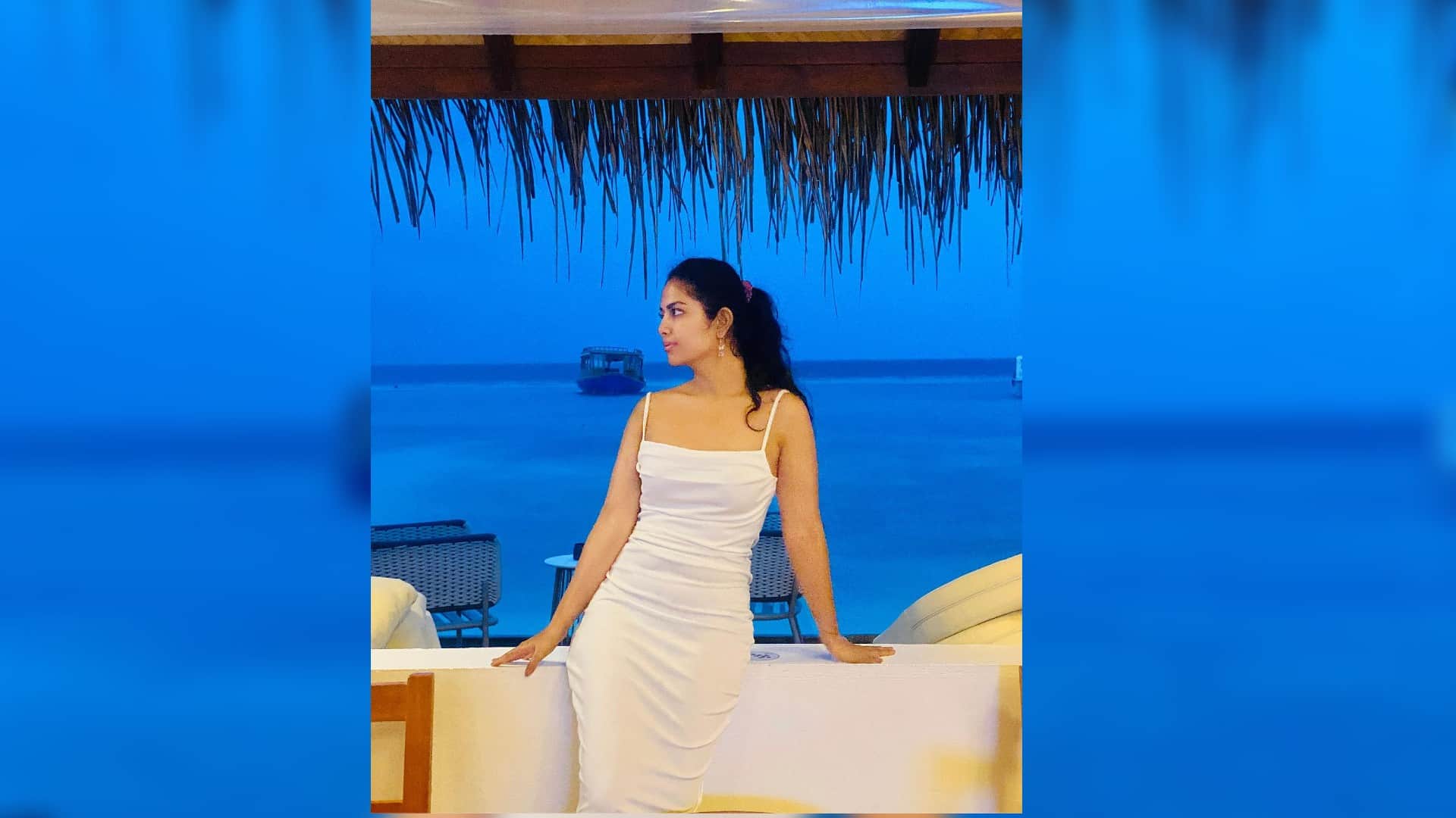priyanka chopra Parineeti Chopra looks bold and Divyanka Tripathi stunning pics today celebrity update