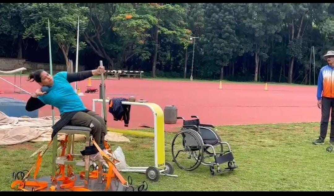 Poonam made Distance from mobile, Working hard for the Commonwealth Games