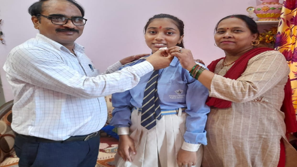 CBSE Board 10th Result Avantika got 98.8 percent marks in Gorakhpur