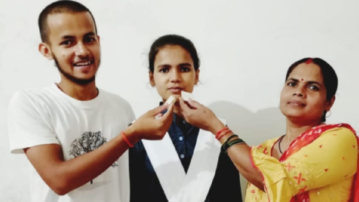 CBSE 10th Result Kritika secured 98.2 percent marks in Gorakhpur