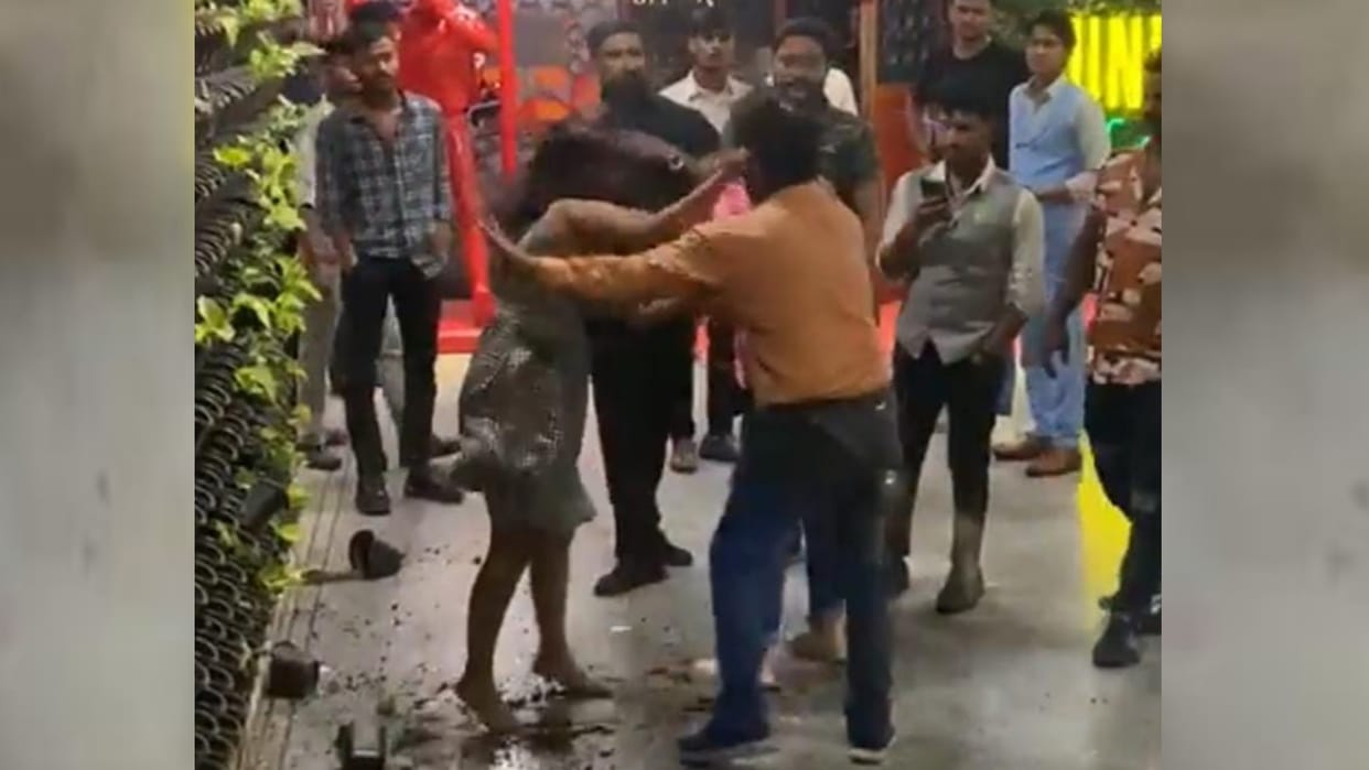 Two girls arrested for having fight near a bar in sumit building in Lucknow.