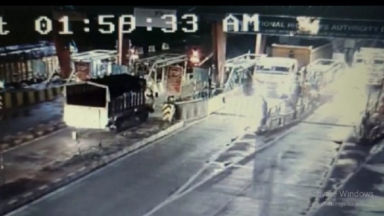 Kanwar Yatra 2022: Dumper tramples Kanwariyas on Aligarh Agra National Highway in Hathras six died