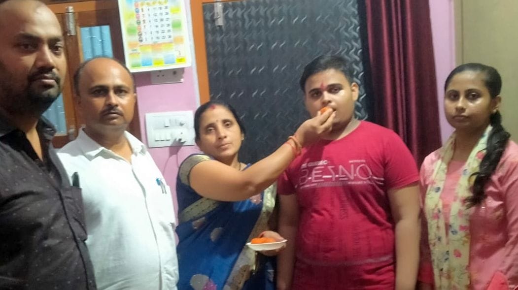Chitrakoot: Luvdeep and Vivaan became toppers, CBSE 10th and 12th results declared