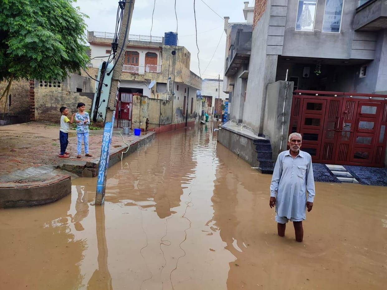 3 feet of water in Ghiraya School, crops in Singhwa Ragho, PHC submerged in Gurana