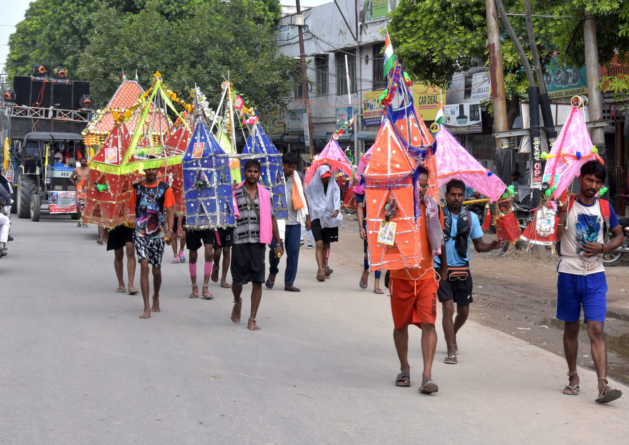 Flood of faith, saffron highway