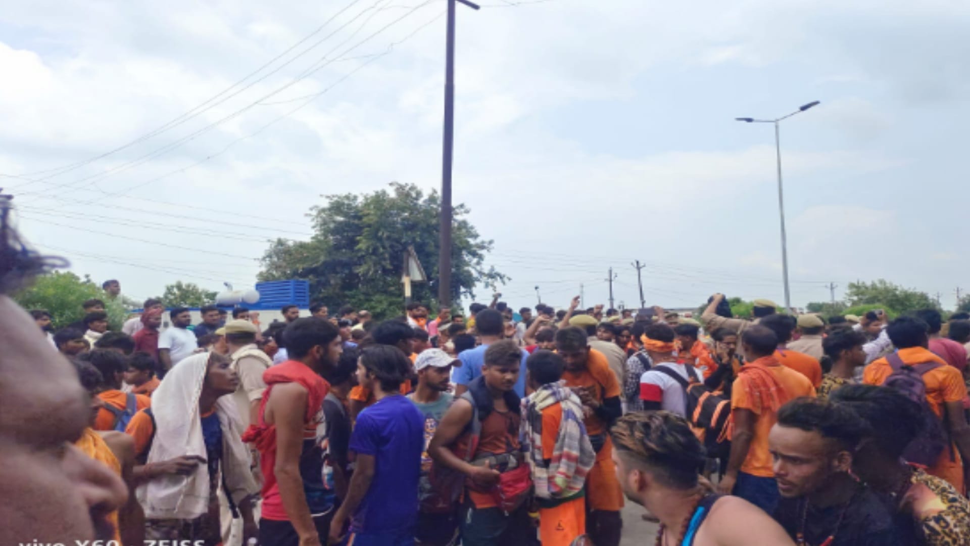 Kanwad yatra updates: Kanwadis furious over breaking Kanwad, jammed the NH-58 highway, attack on police