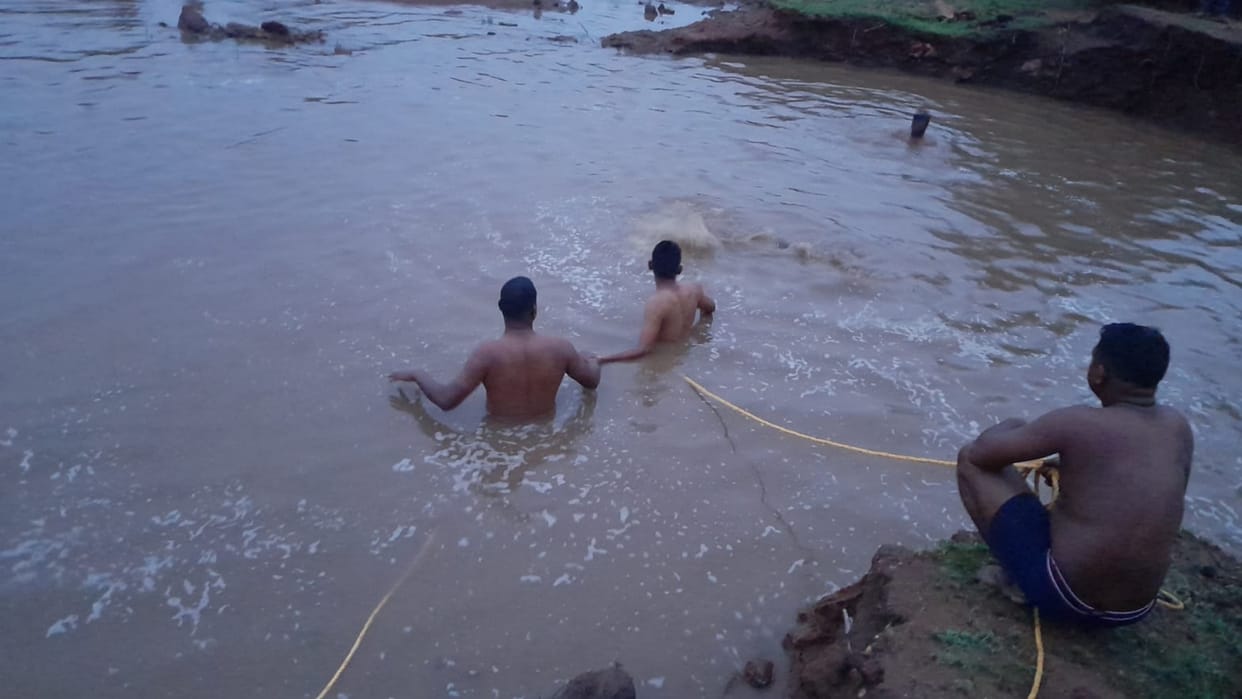 14 year old child dies due to drowning in mine water in Chhatarpur