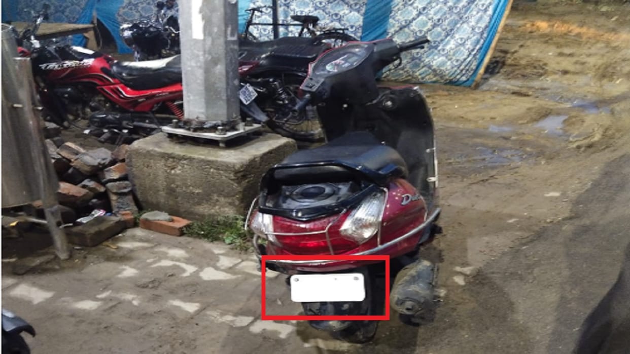 Police have arrested youth with a scooty without number in Meerut