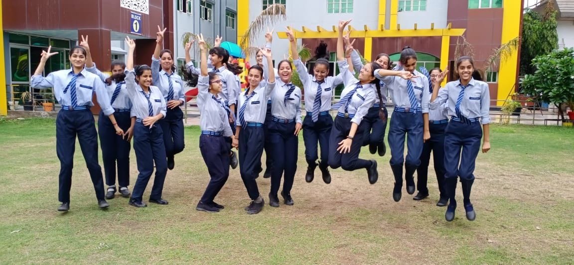 Students buried flags in class 10th, girl students remained behind