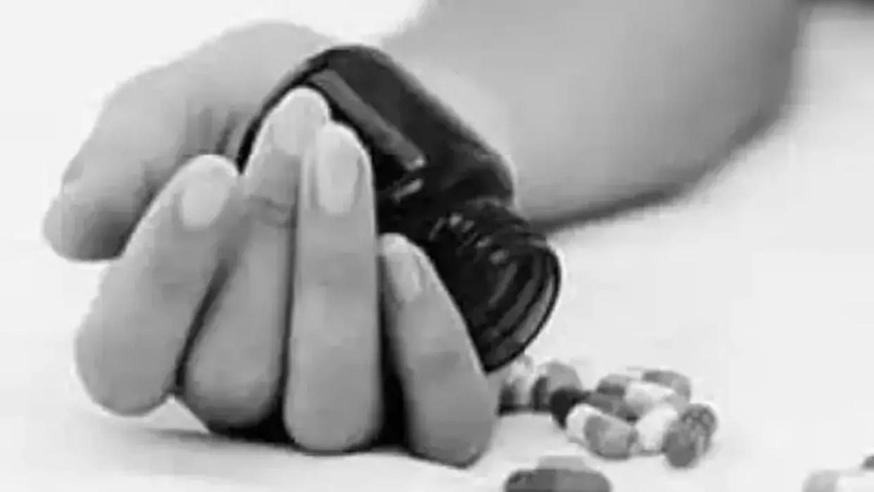 Sub Inspector swallows sleeping pills with girlfriend, steps taken after quarrel