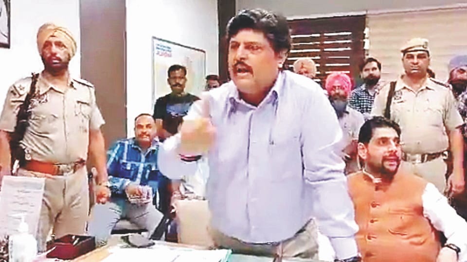 Jalandhar ADC said in front of DC and AAP MLA - If I am wrong then shoot