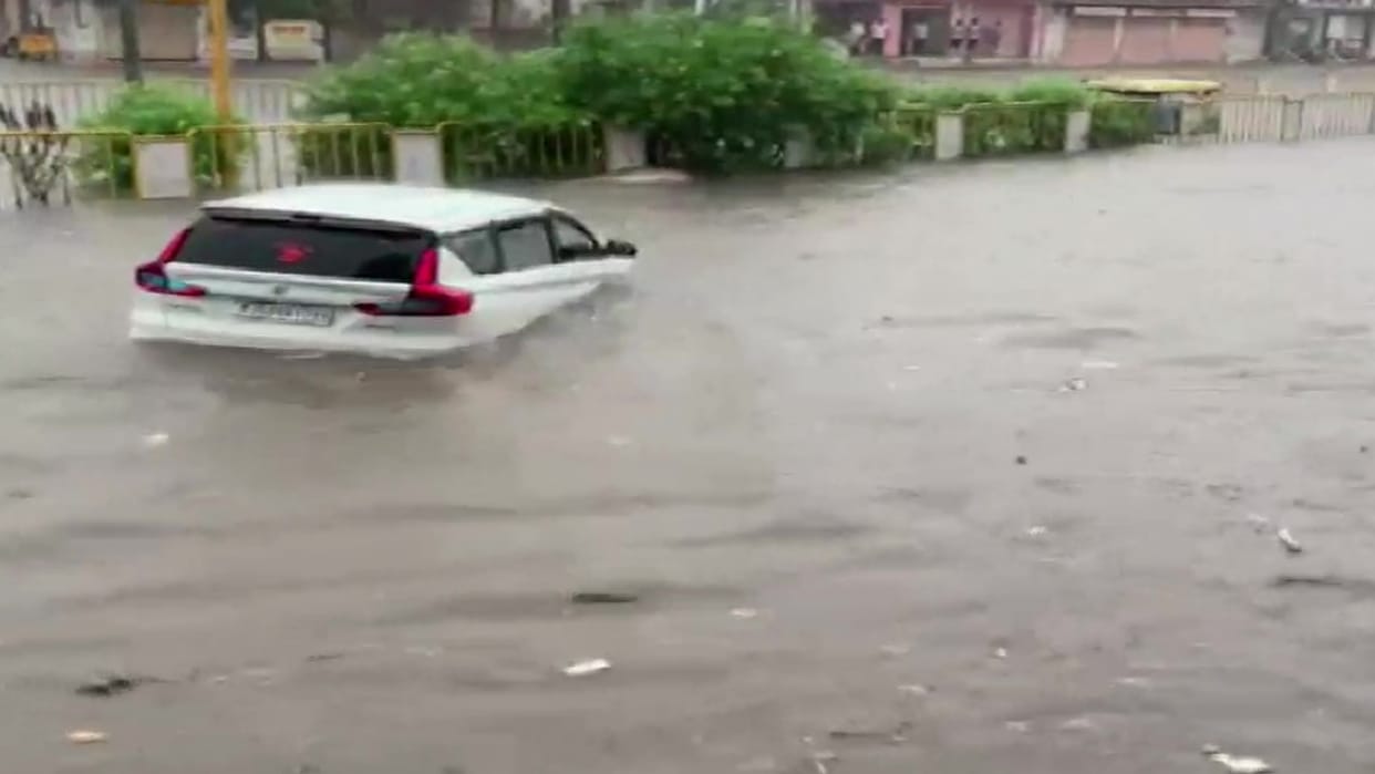 water logged on Road after rain in Jaipur
