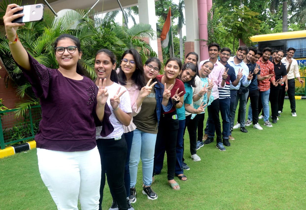 Aligarh: Amazing of daughters in CBSE 10th and 12th