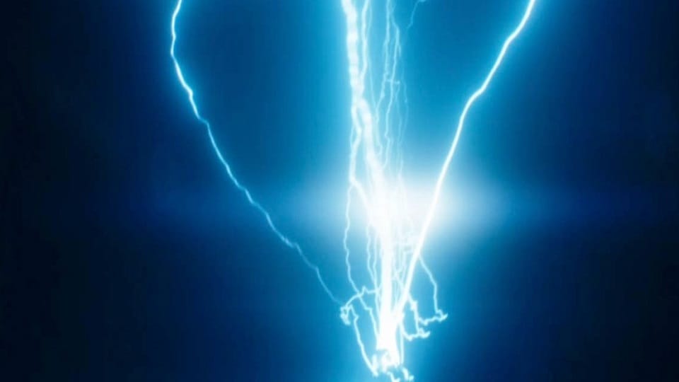 Three people died due to Thunderclap at two places in Mauranipur Tehsil area in Jhansi