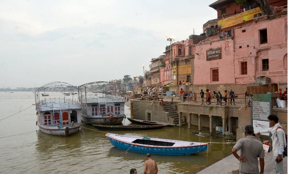 Weather Update varanasi Day starts with sunshine chances of drizzle in afternoon