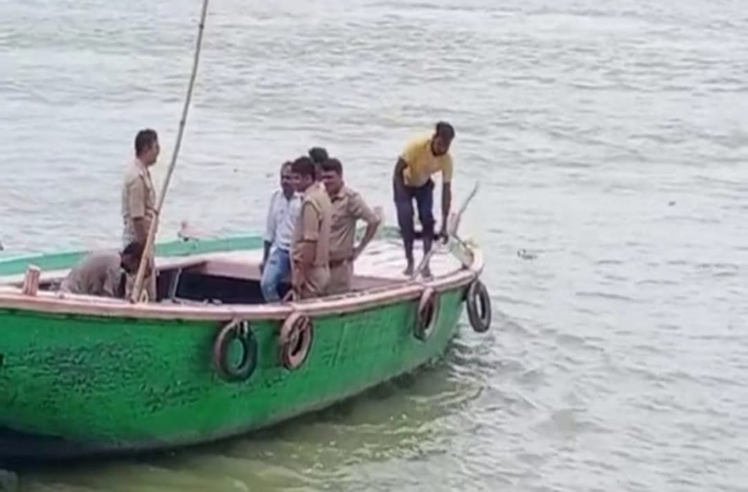 Chandauli woman jumped in Ganga from samne Ghat bridge varanasi husband told reason